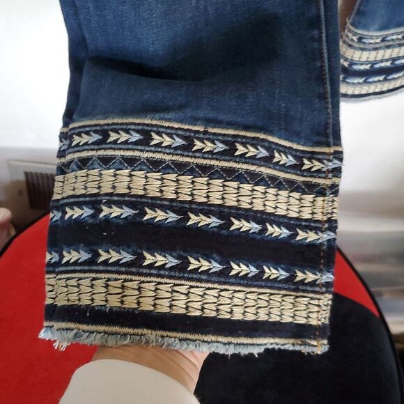 DRIFTWOOD Blue Cropped Jeans with Embroidered Hem Size 31 - Picture 5 of 10